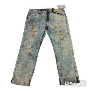New!!! VIP Distressed Blue Acid Wash Size 17/18 Ankle Cropped Jeans